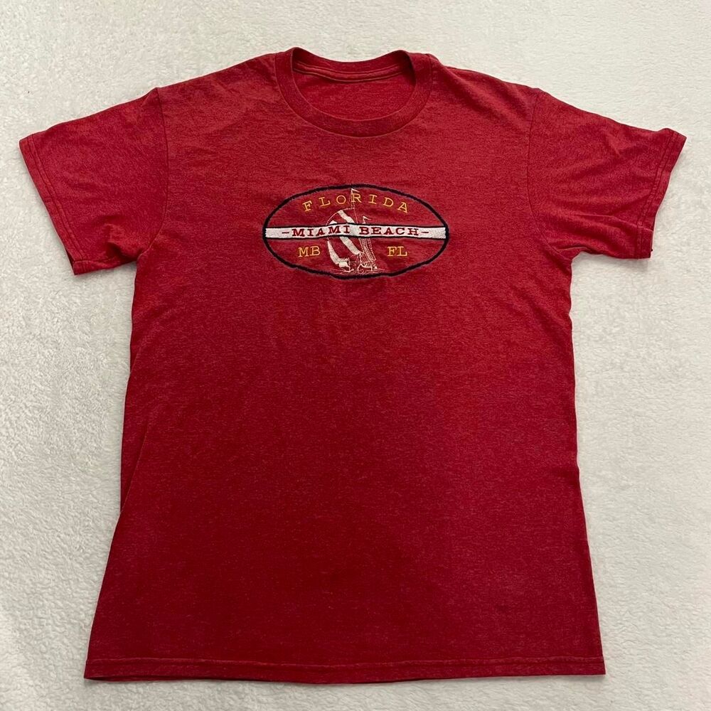 Unbranded Men's Red and Burgundy T-shirt